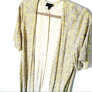 Hello Floral Kimono- WHO WHAT WEAR